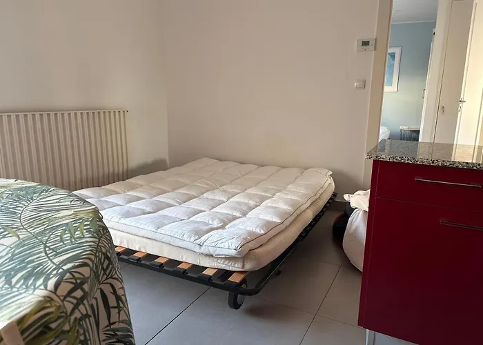 Port Nivelle Ibaian Apartman *